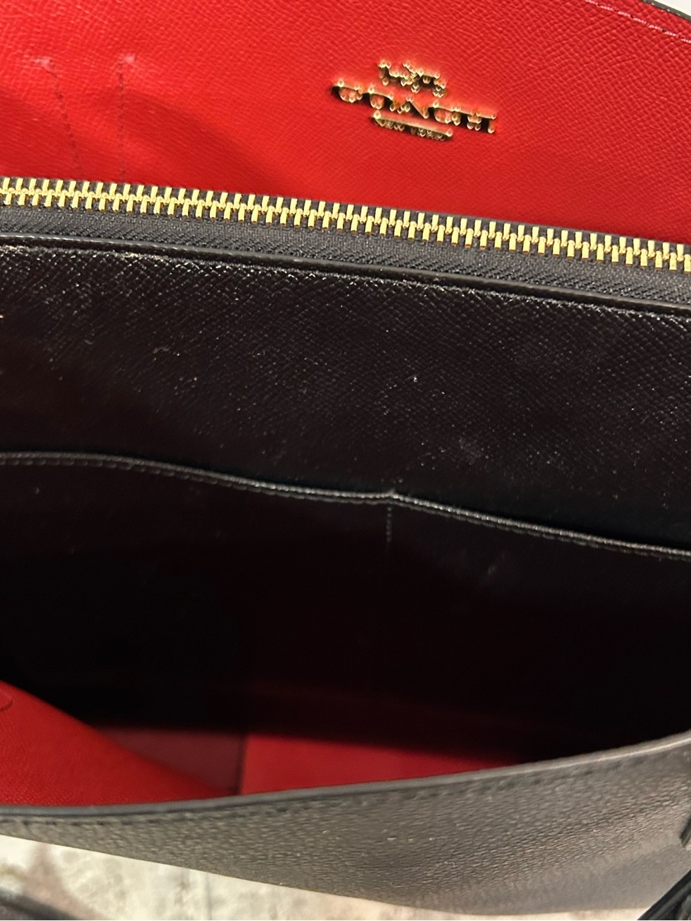 Coach Tatum Carryall 40 Tote/Crossbody Black True Red Interior - Picture 4 of 15